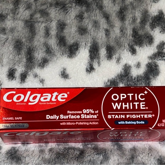 Colgate Optic White Toothpaste - Picture 5 of 8